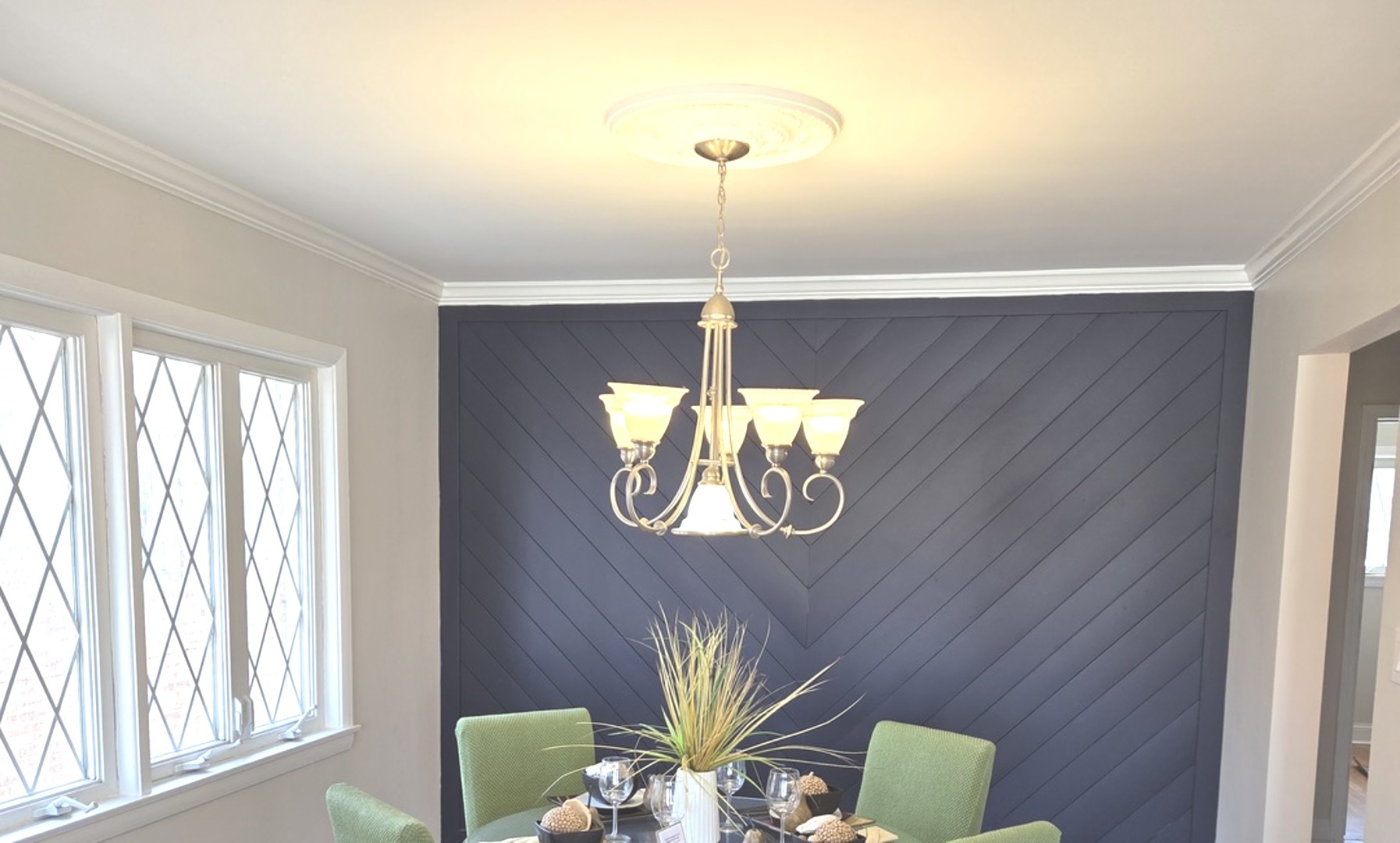 8517 W CARMEN Avenue, Chicago, IL 60656