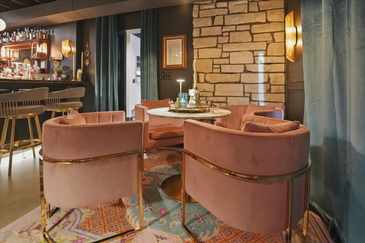 219 Parkview Drive, Bloomington, IL 61701