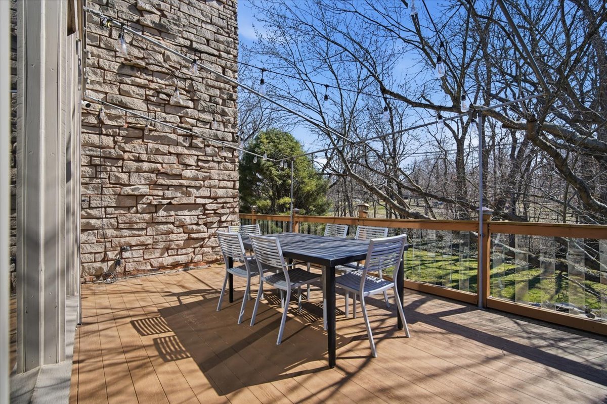 219 Parkview Drive, Bloomington, IL 61701