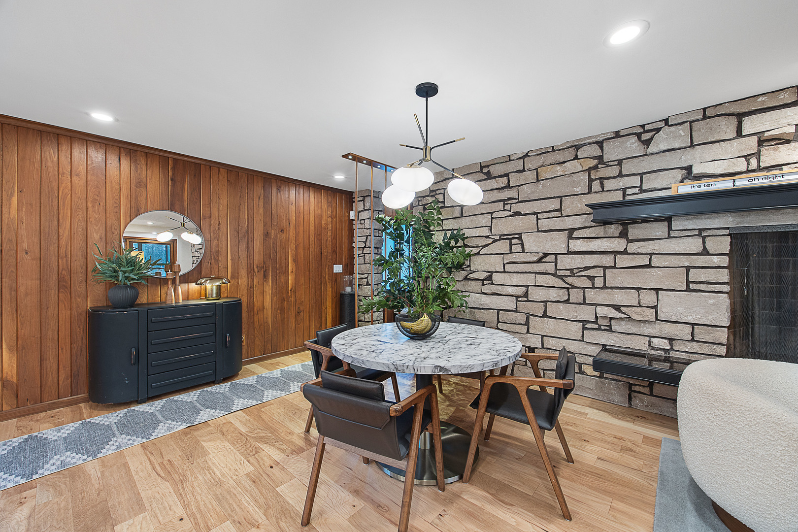 219 Parkview Drive, Bloomington, IL 61701