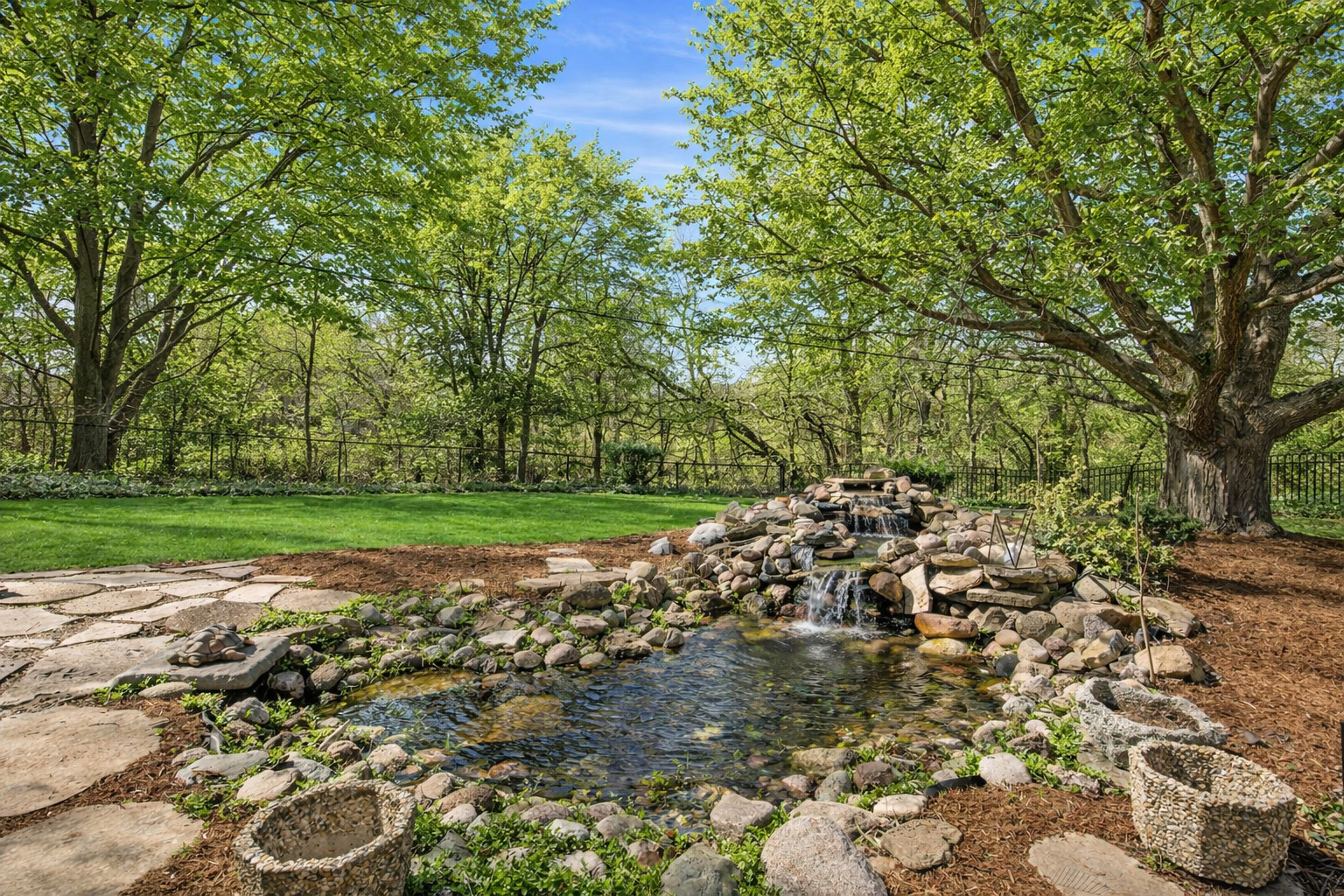 219 Parkview Drive, Bloomington, IL 61701