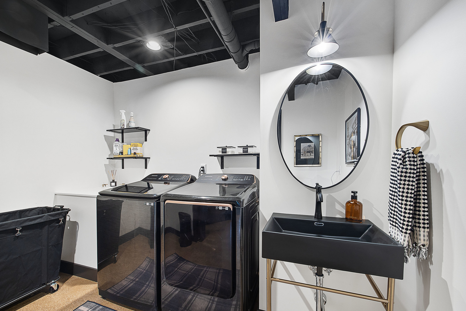 219 Parkview Drive, Bloomington, IL 61701