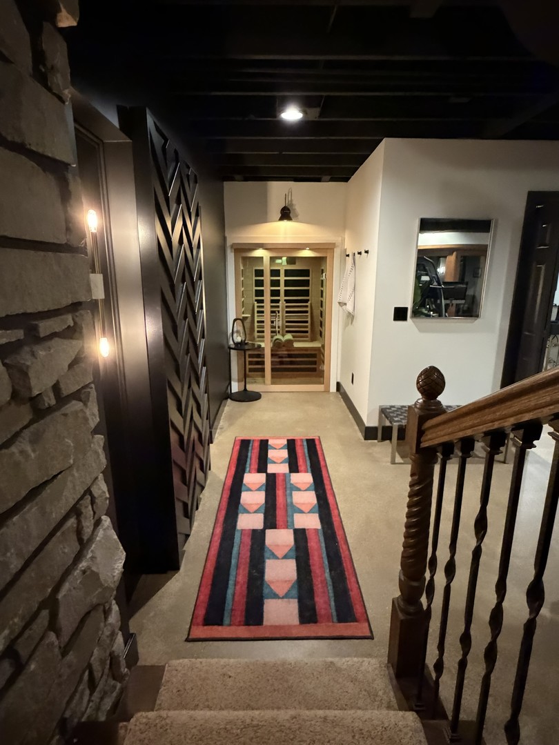 219 Parkview Drive, Bloomington, IL 61701