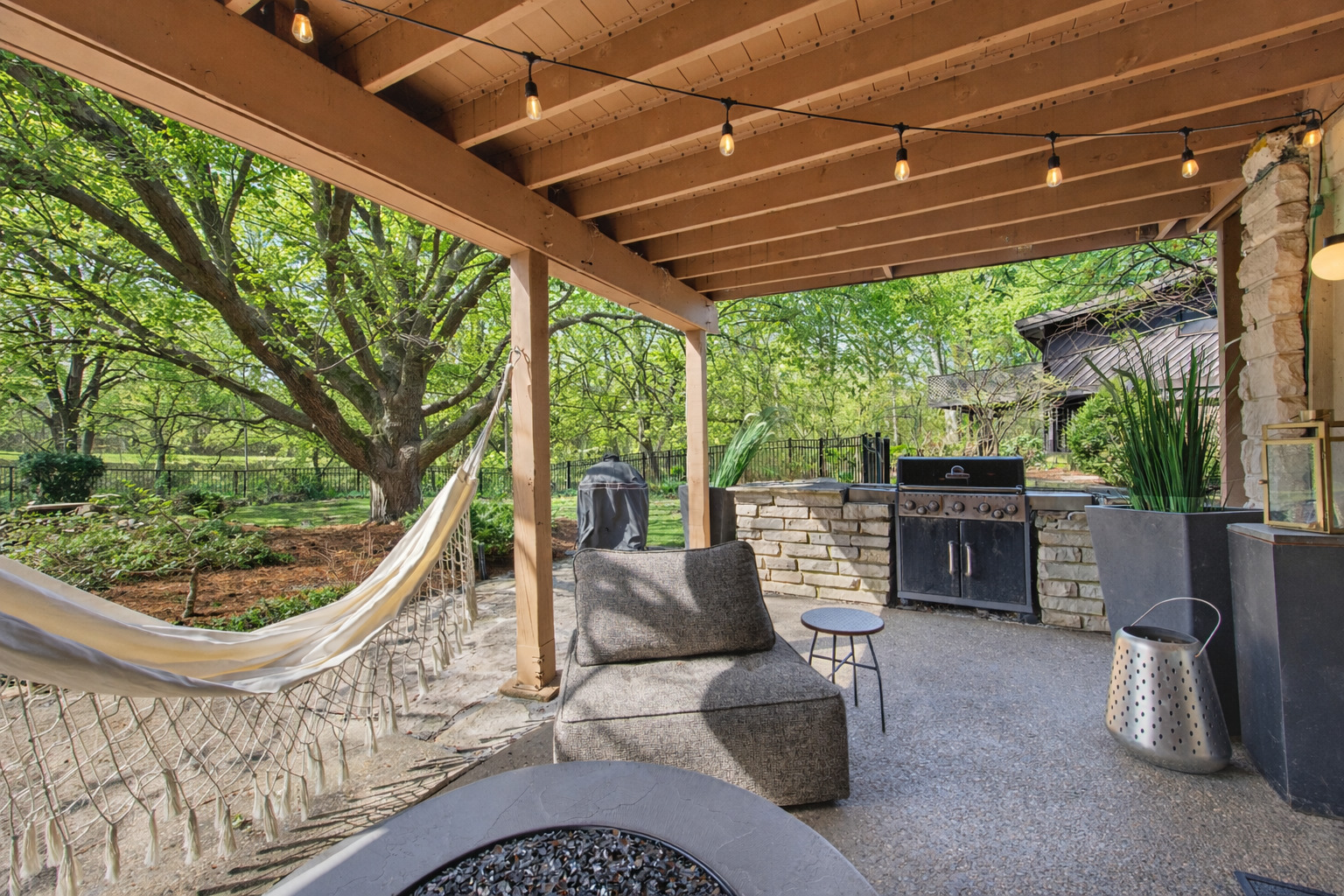 219 Parkview Drive, Bloomington, IL 61701