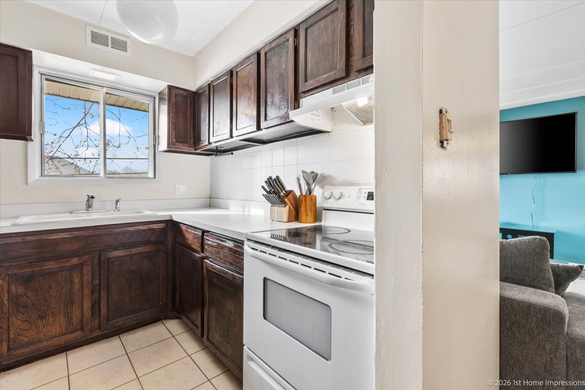 5202 Midlothian Turnpike #107, Crestwood, IL 60418