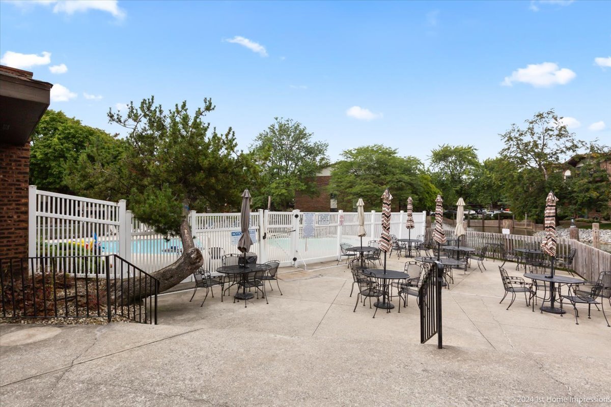 5202 Midlothian Turnpike #107, Crestwood, IL 60418