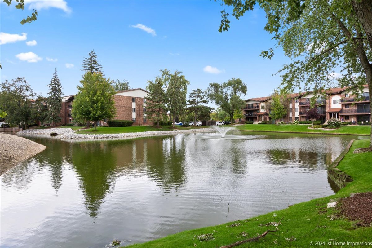 5202 Midlothian Turnpike #107, Crestwood, IL 60418
