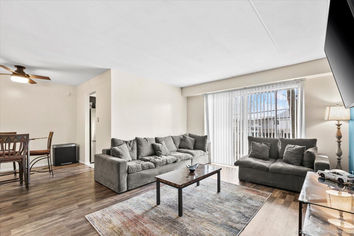 5202 Midlothian Turnpike #107, Crestwood, IL 60418