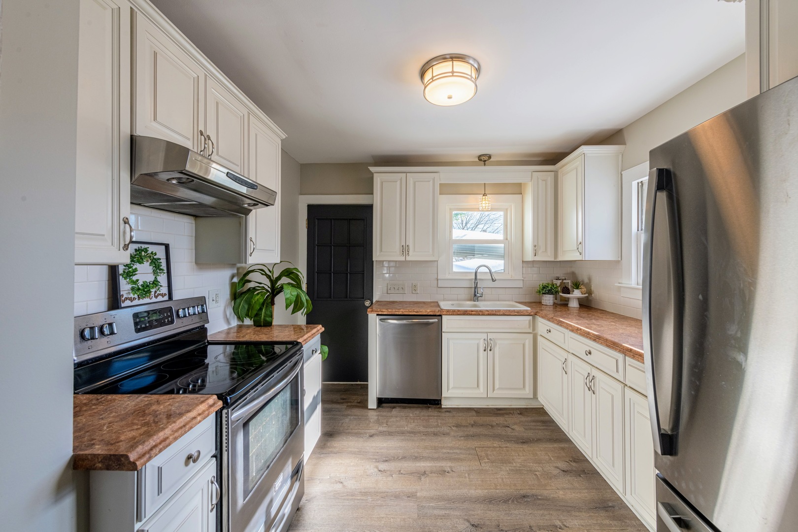 3017 Gabriel Avenue, Zion, IL 60099