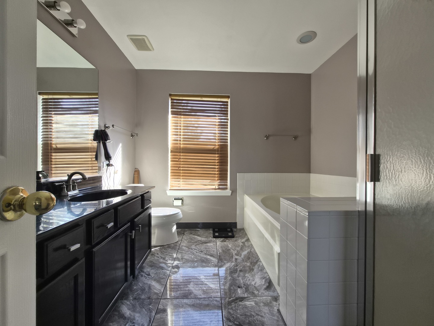 3817 Baybrook Drive, Aurora, IL 60504