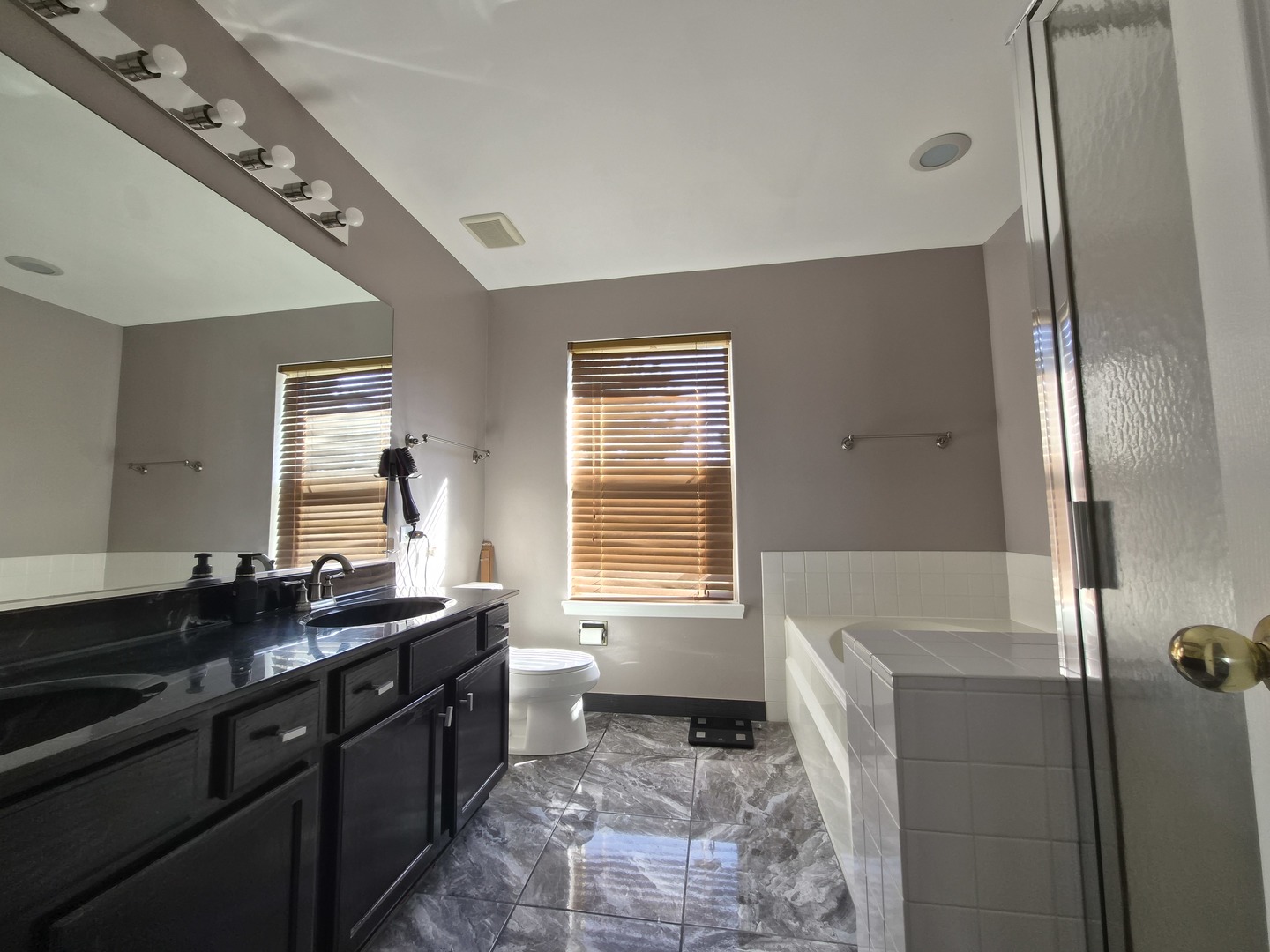 3817 Baybrook Drive, Aurora, IL 60504