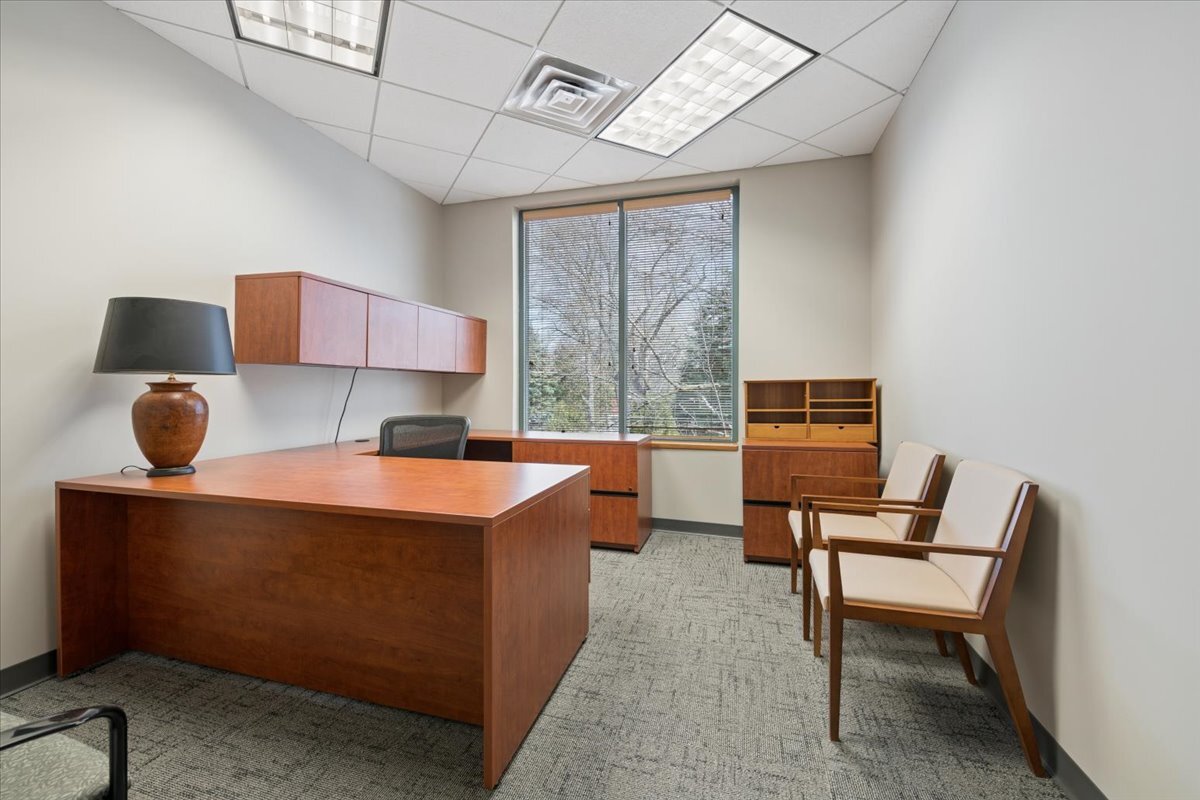 1150 W Northwest Highway, Mount Prospect, IL 60056