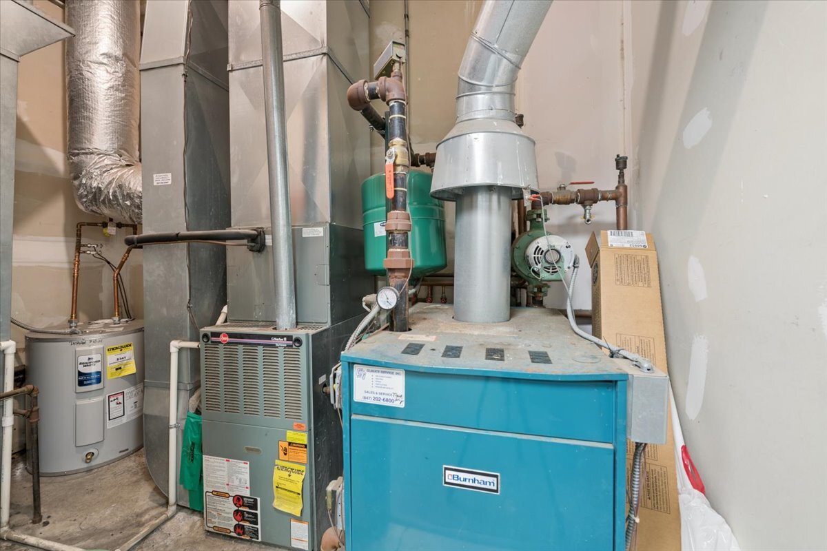 1150 W Northwest Highway, Mount Prospect, IL 60056