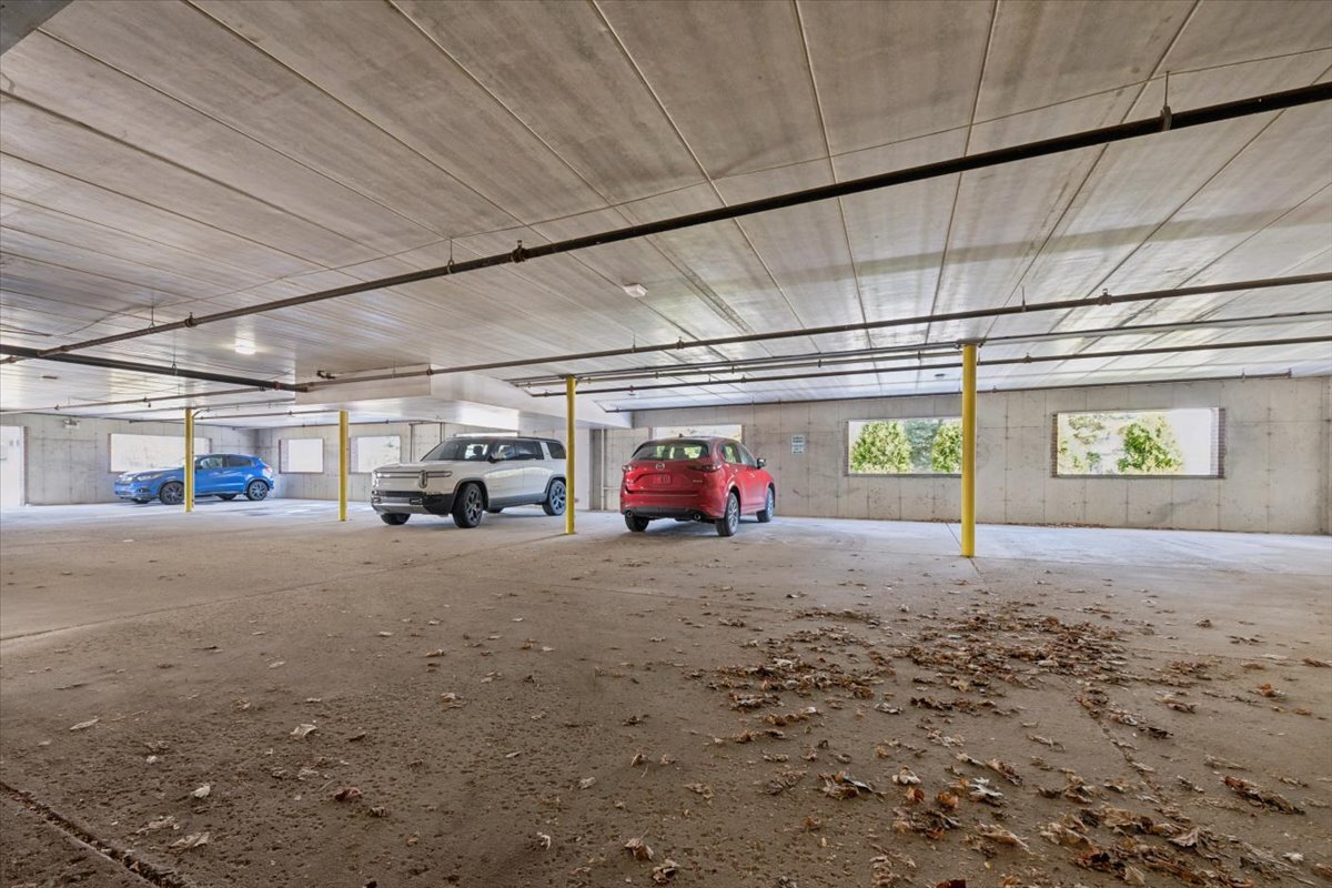 1150 W Northwest Highway, Mount Prospect, IL 60056