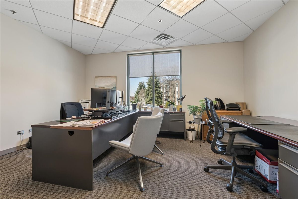 1150 W Northwest Highway, Mount Prospect, IL 60056