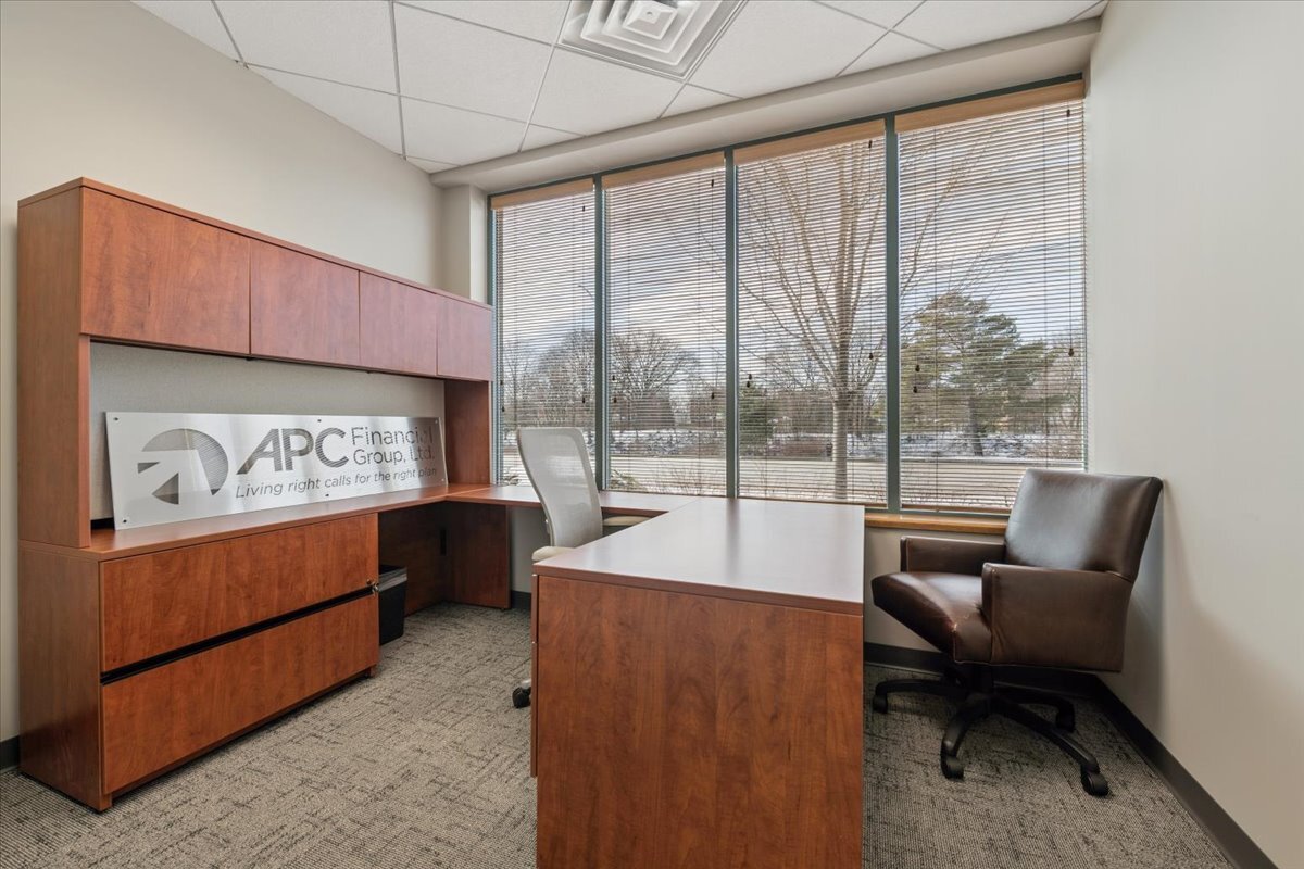 1150 W Northwest Highway, Mount Prospect, IL 60056