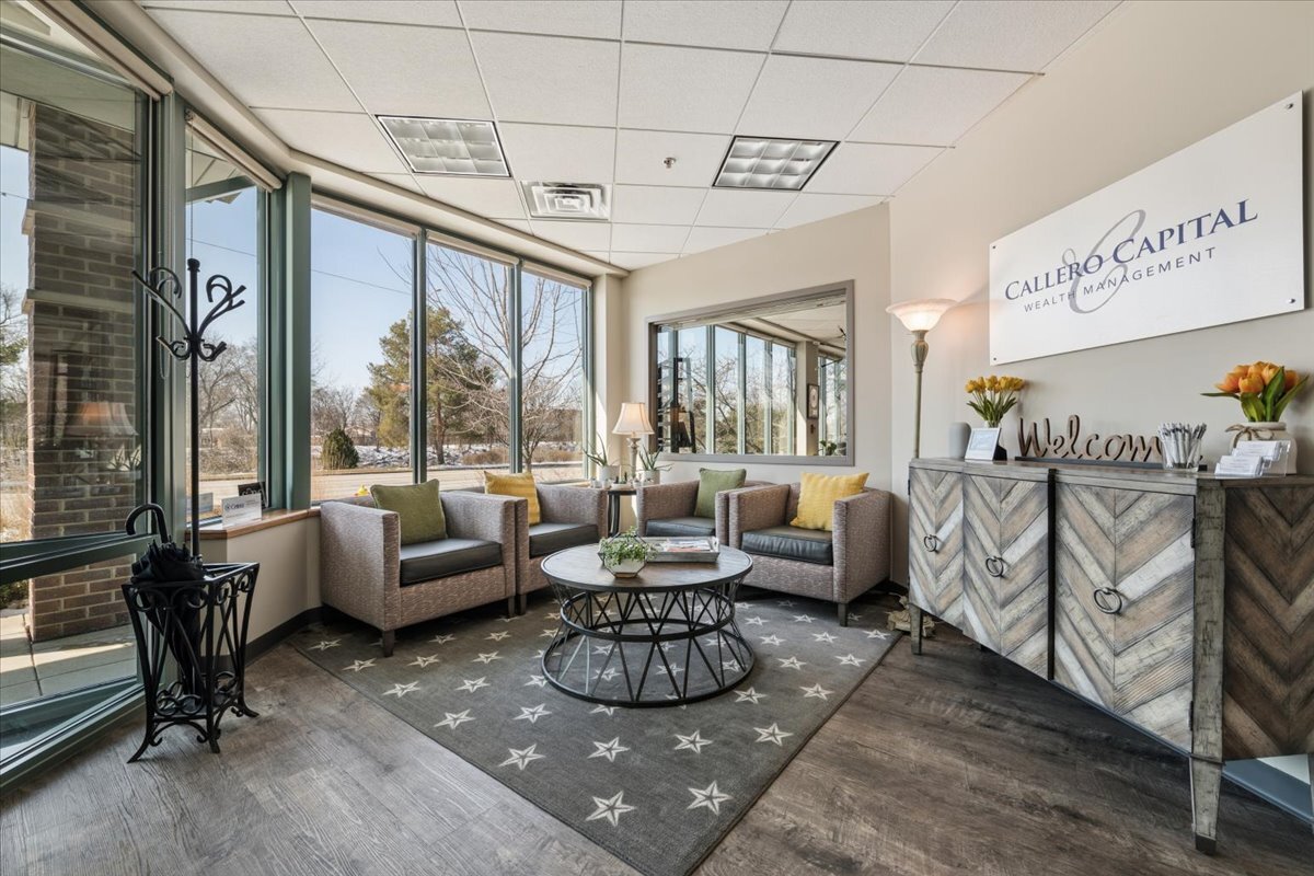 1150 W Northwest Highway, Mount Prospect, IL 60056