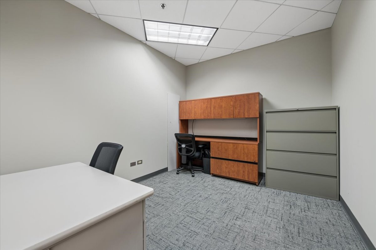 1150 W Northwest Highway, Mount Prospect, IL 60056