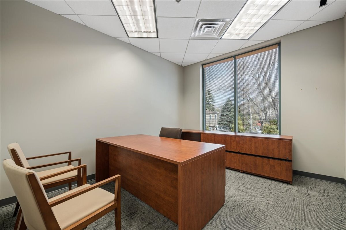 1150 W Northwest Highway, Mount Prospect, IL 60056