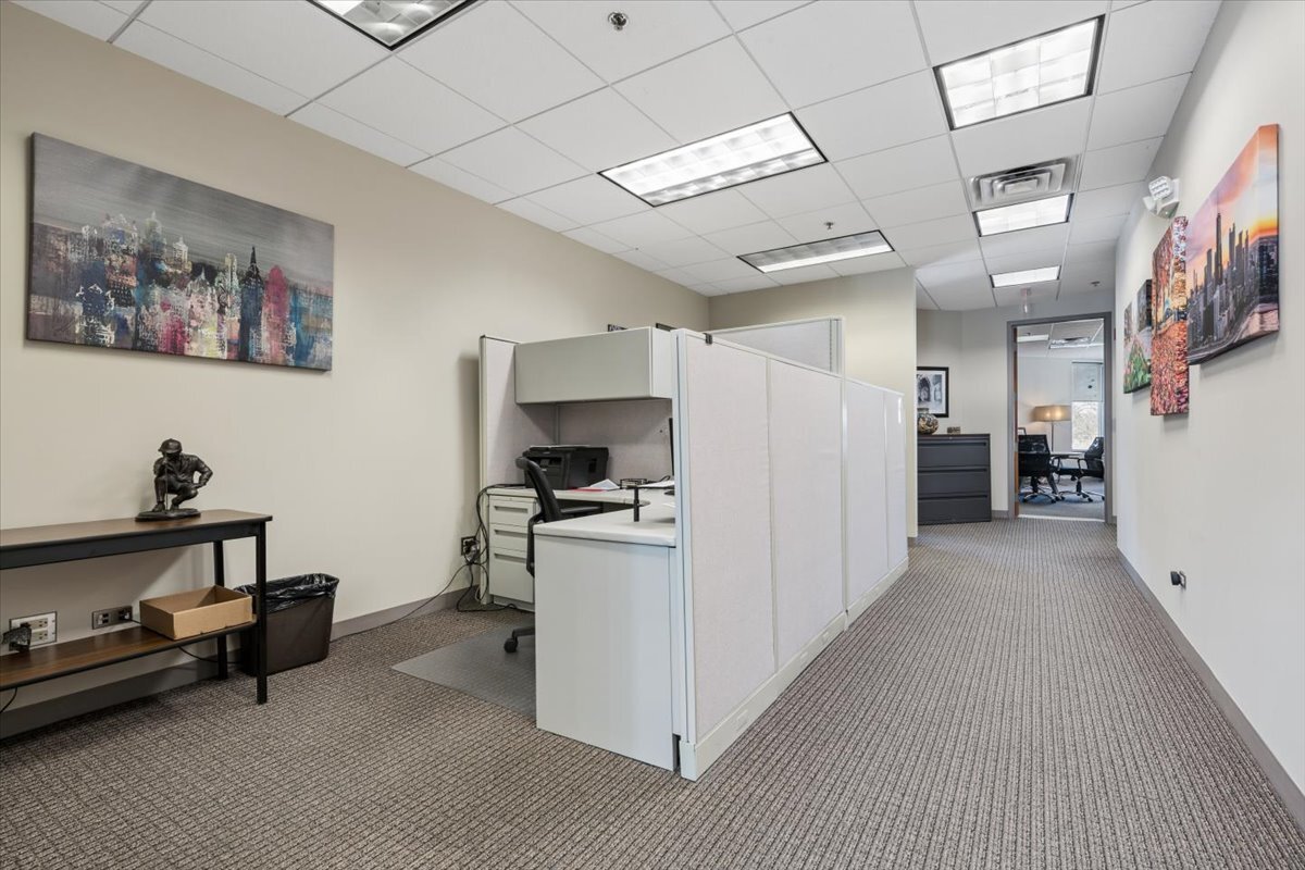 1150 W Northwest Highway, Mount Prospect, IL 60056