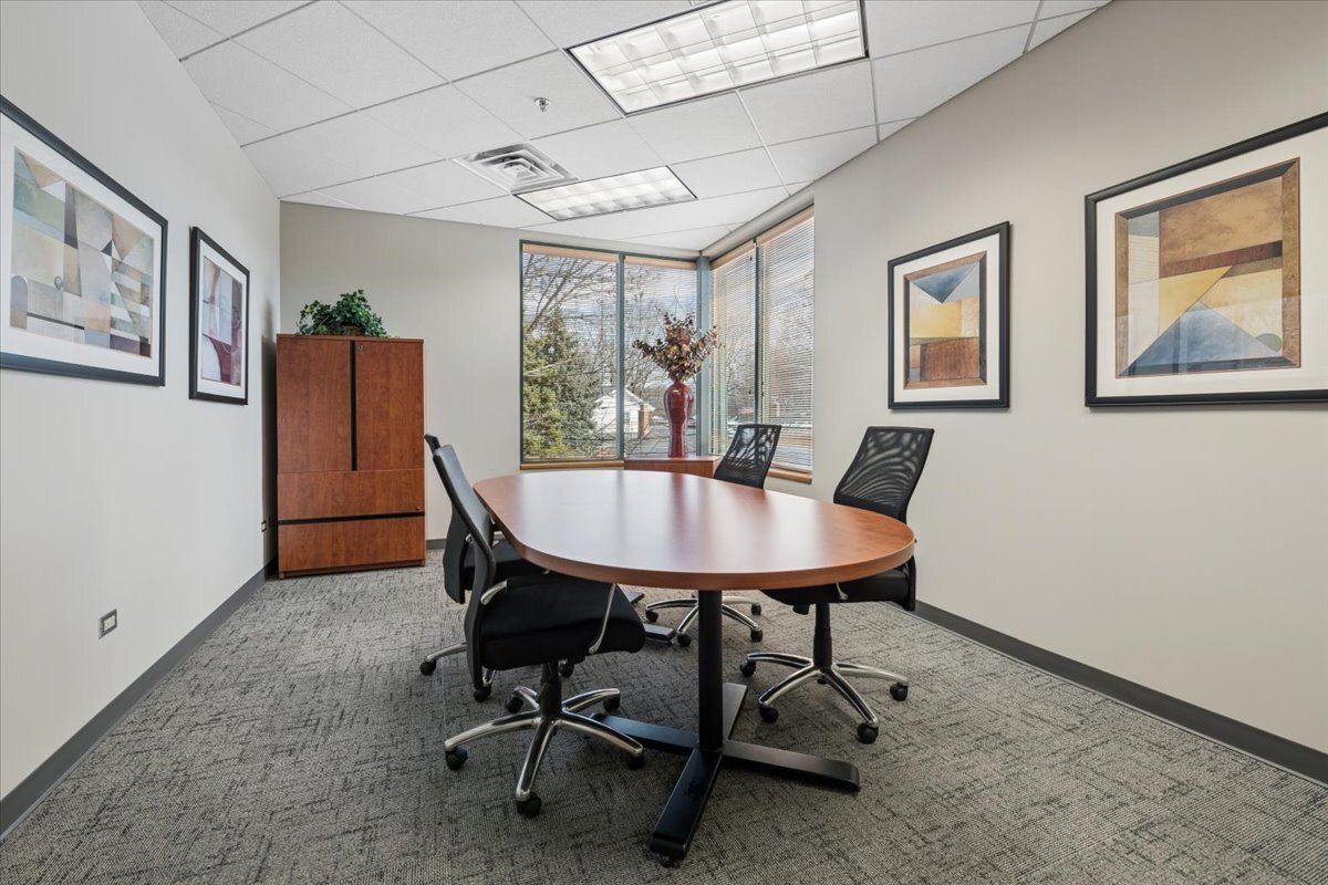 1150 W Northwest Highway, Mount Prospect, IL 60056