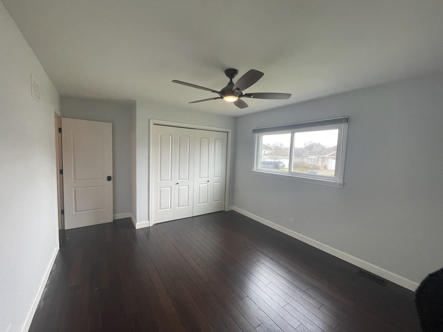 566 W Comstock Avenue, Elmhurst, IL 60126