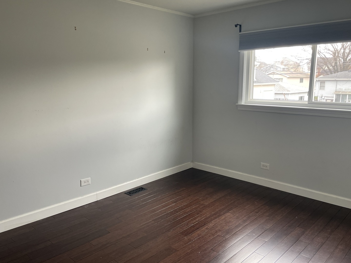 566 W Comstock Avenue, Elmhurst, IL 60126