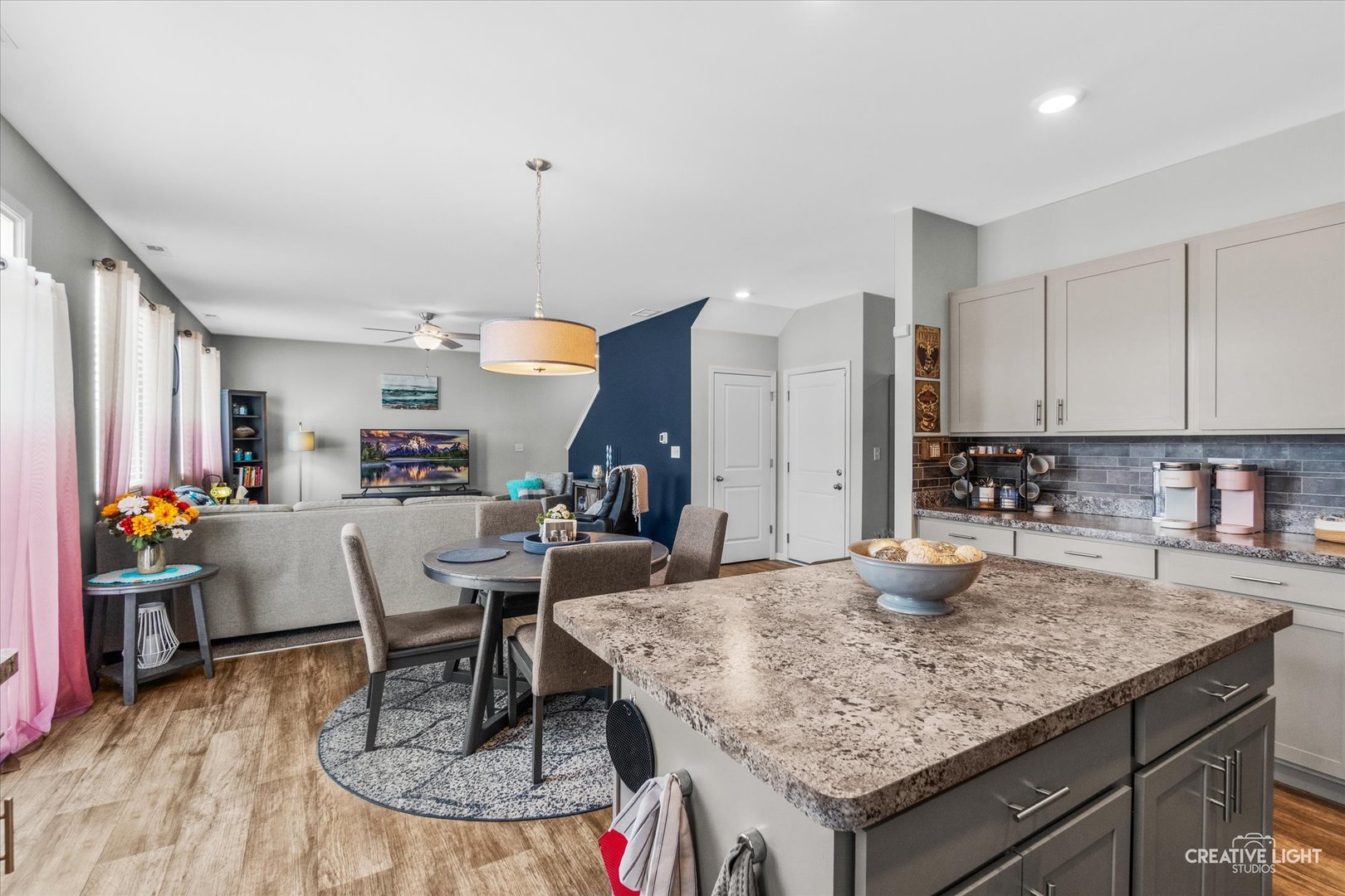 471 S Stone Brook Drive, Romeoville, IL 60446