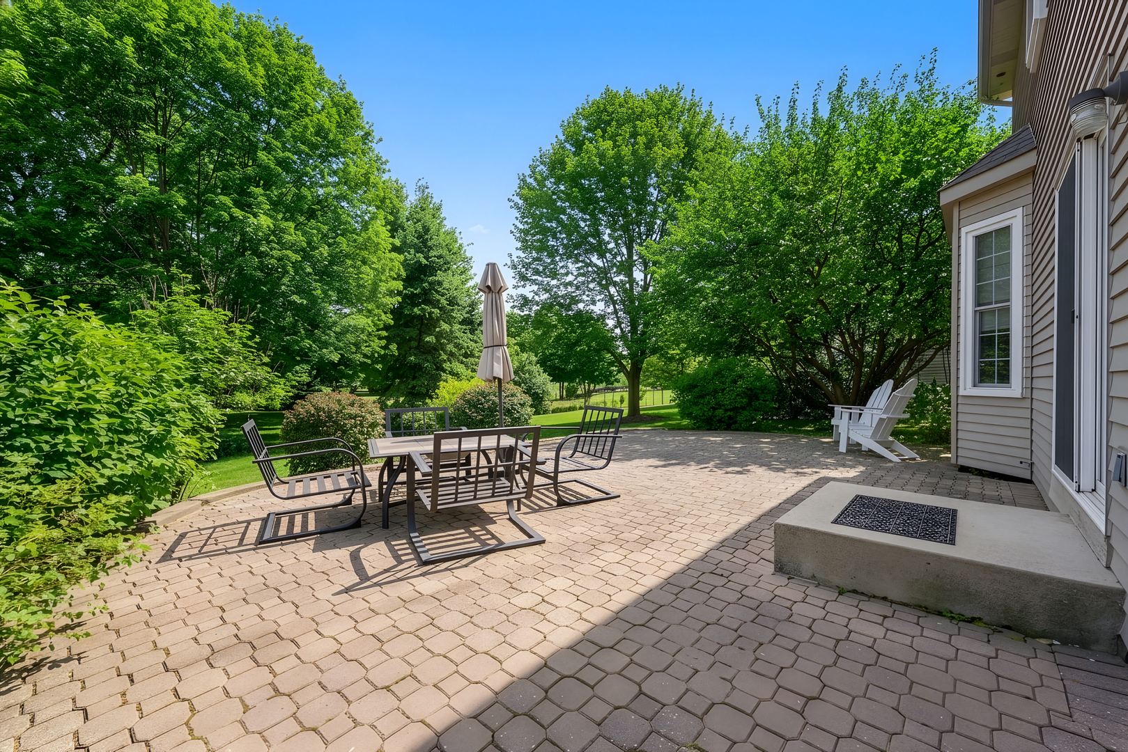 7113 Dunham Road, Downers Grove, IL 60516