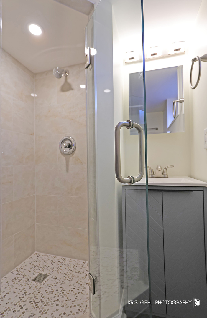 2207 Emmaus Avenue, Zion, IL 60099