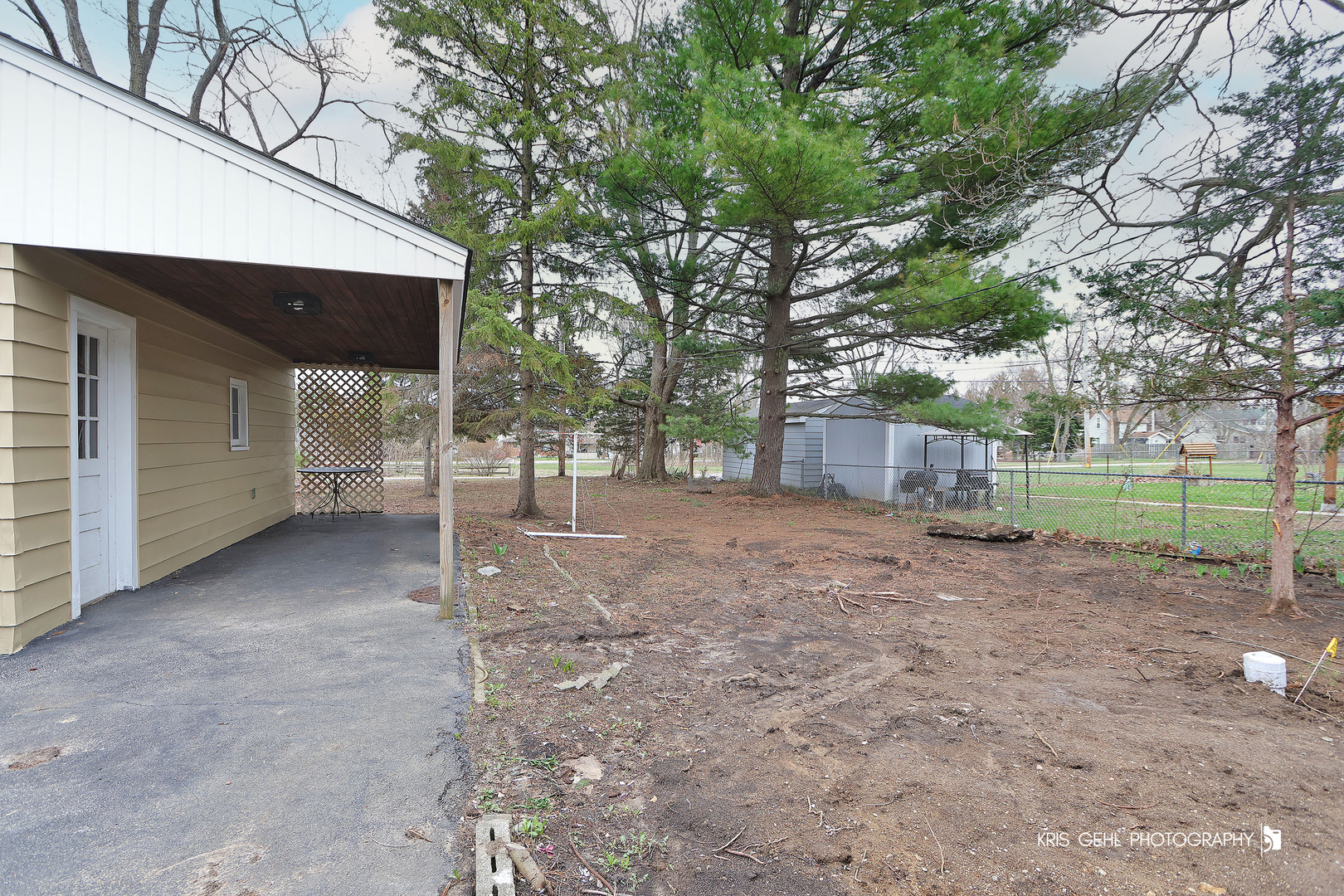 2207 Emmaus Avenue, Zion, IL 60099