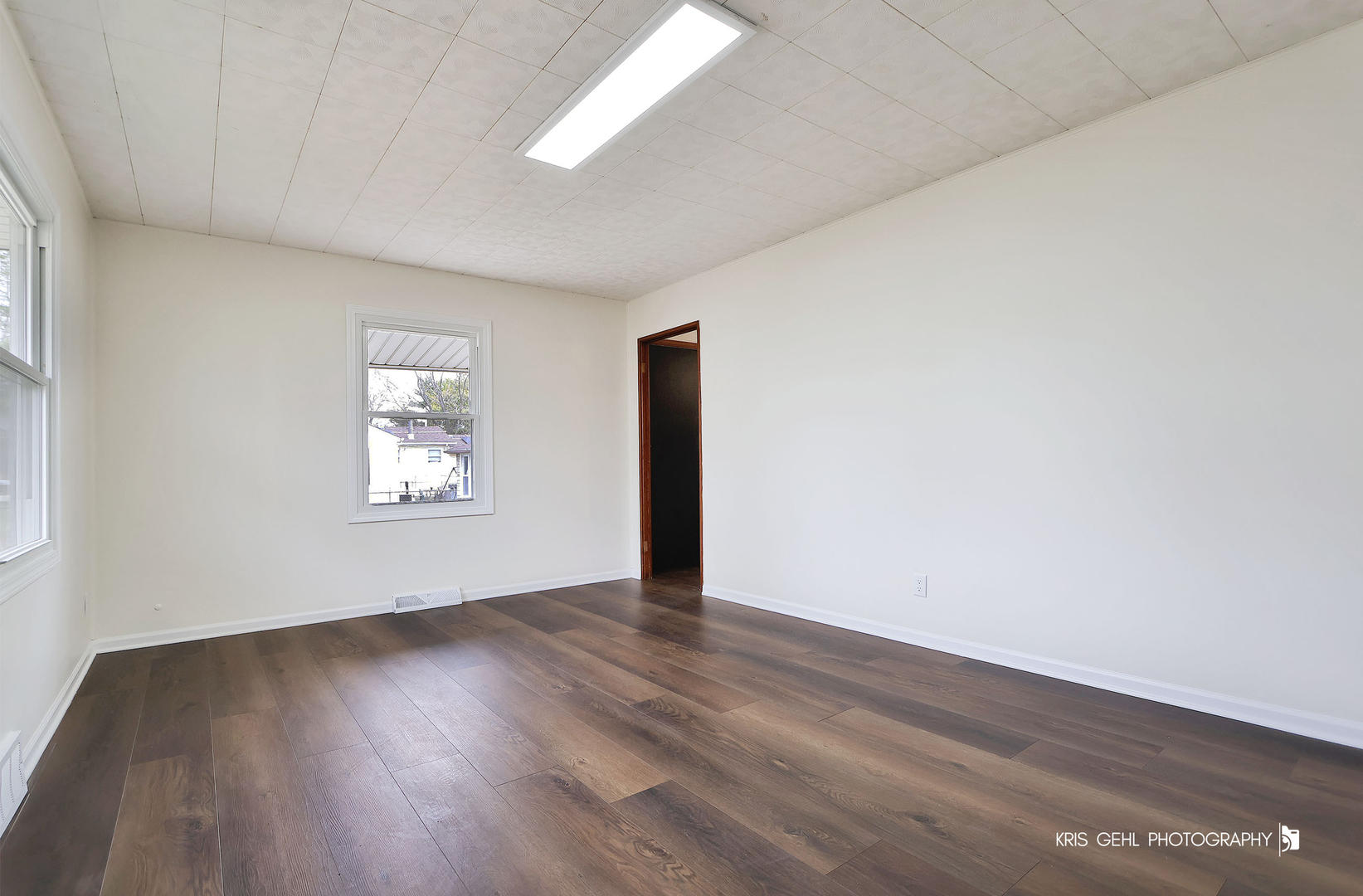 2207 Emmaus Avenue, Zion, IL 60099