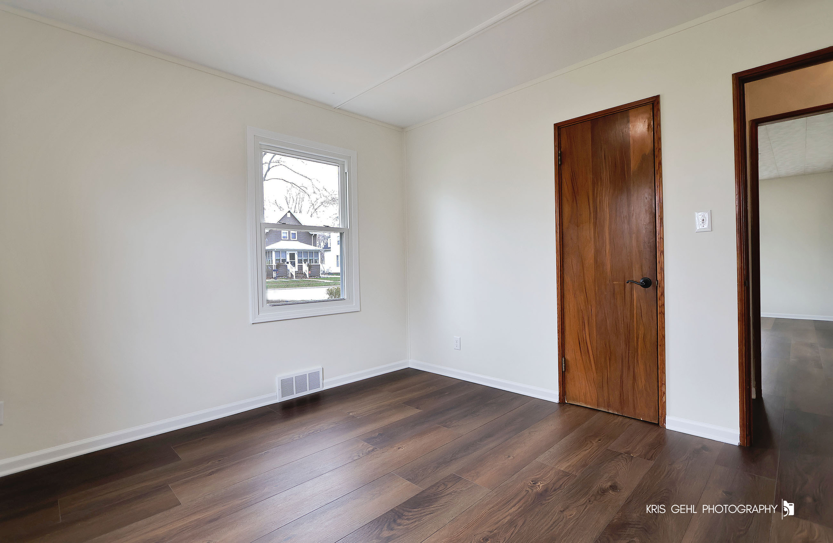 2207 Emmaus Avenue, Zion, IL 60099