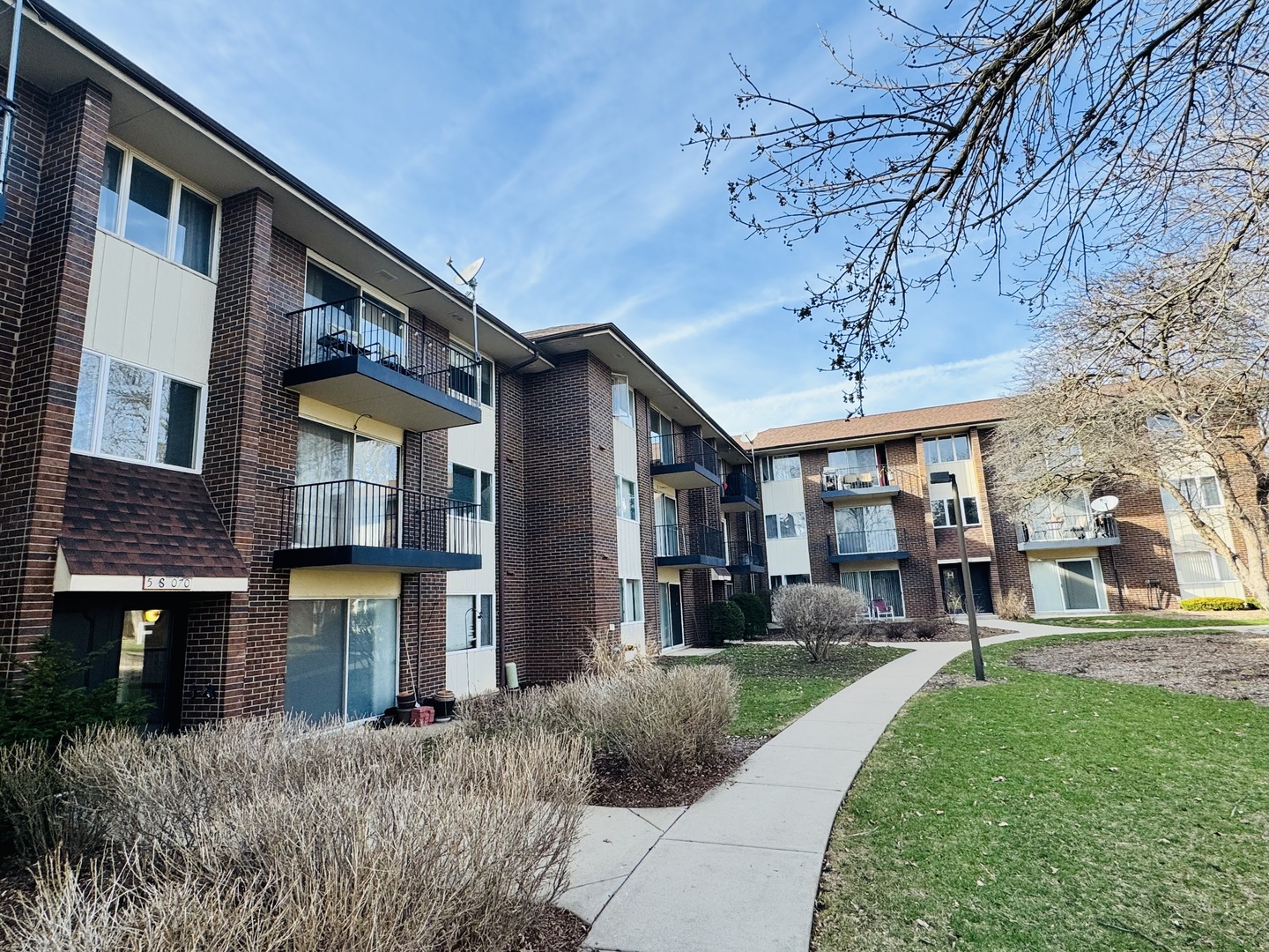 5S070 Pebblewood Lane #F11, Naperville, IL 60563