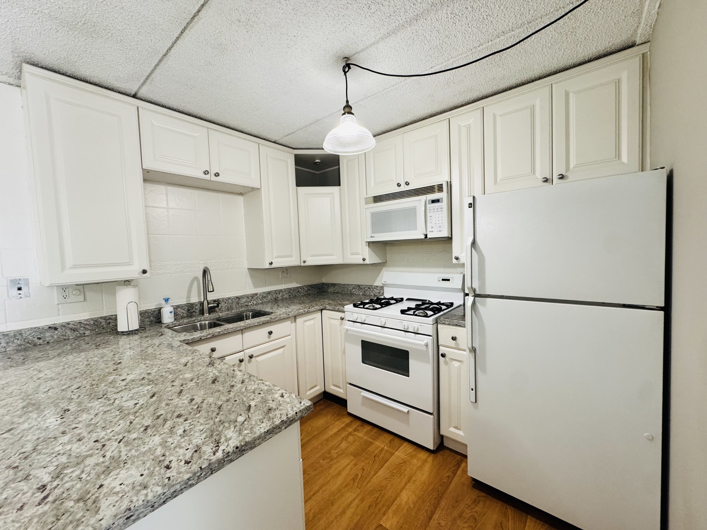 5S070 Pebblewood Lane #F11, Naperville, IL 60563