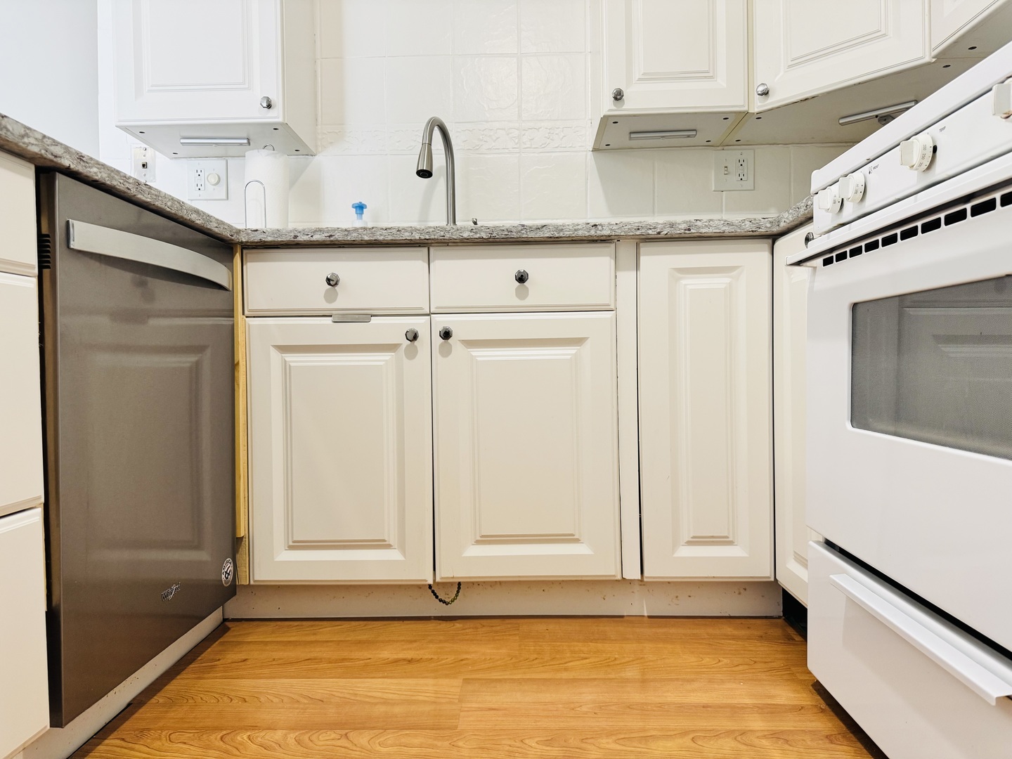 5S070 Pebblewood Lane #F11, Naperville, IL 60563