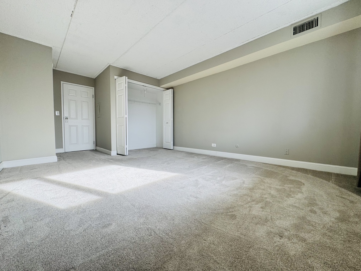 5S070 Pebblewood Lane #F11, Naperville, IL 60563