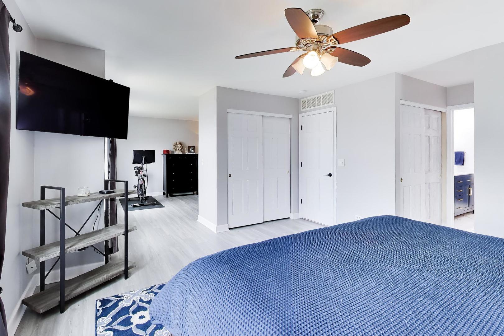 2775 Liberty Lakes Boulevard, Wauconda, IL 60084