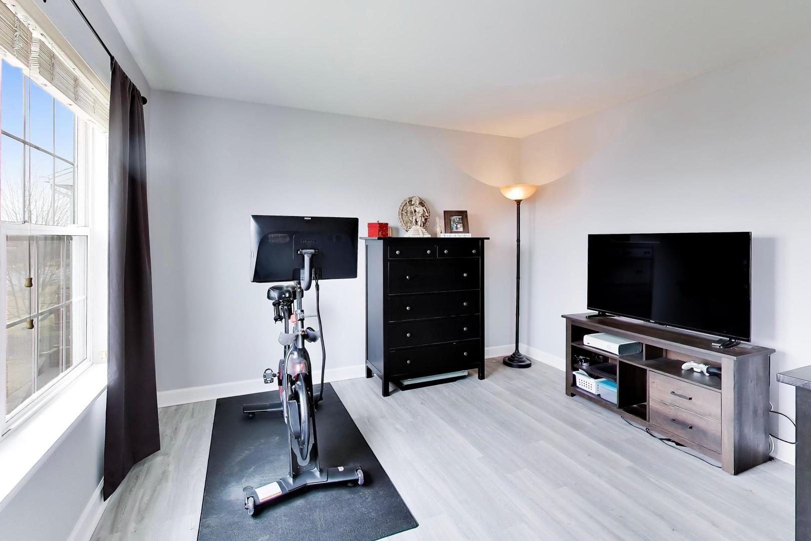 2775 Liberty Lakes Boulevard, Wauconda, IL 60084