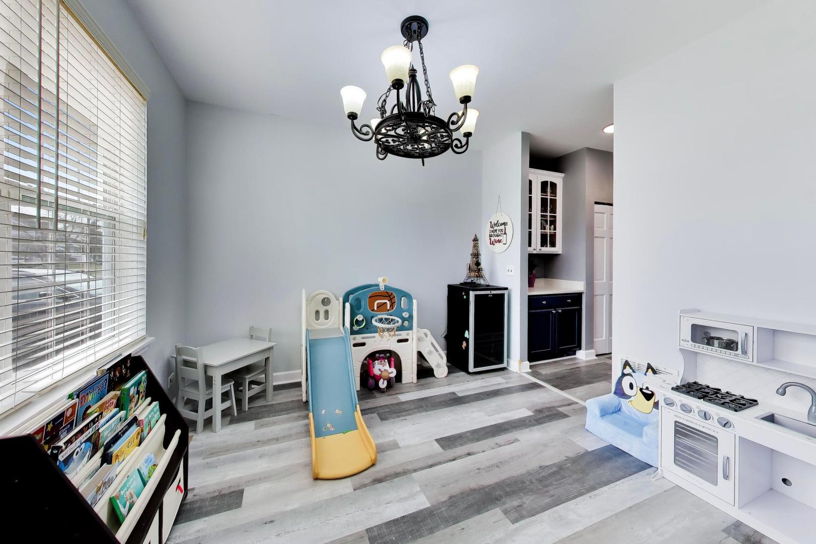 2775 Liberty Lakes Boulevard, Wauconda, IL 60084