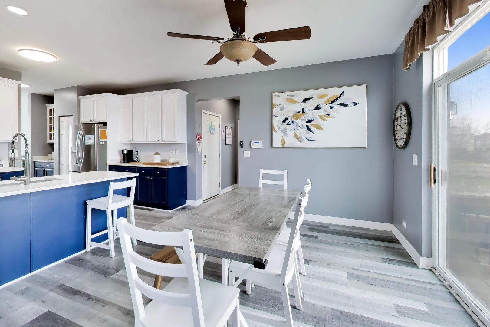 2775 Liberty Lakes Boulevard, Wauconda, IL 60084