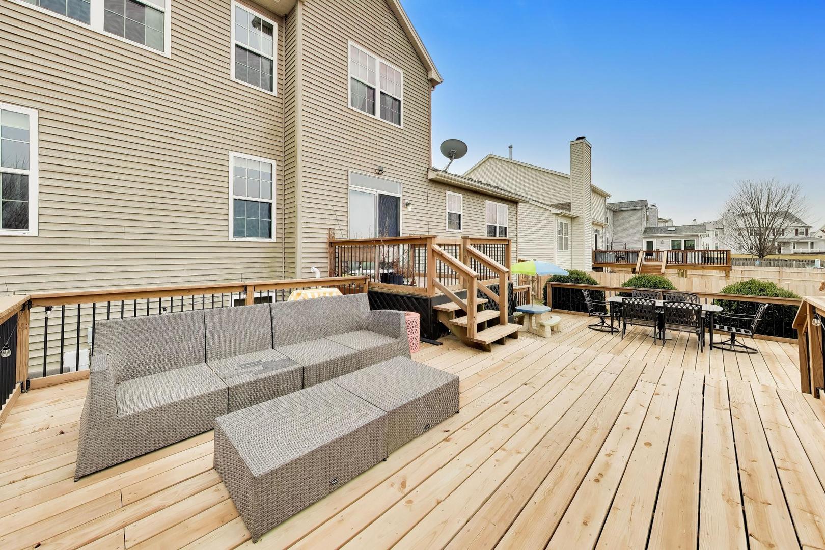 2775 Liberty Lakes Boulevard, Wauconda, IL 60084