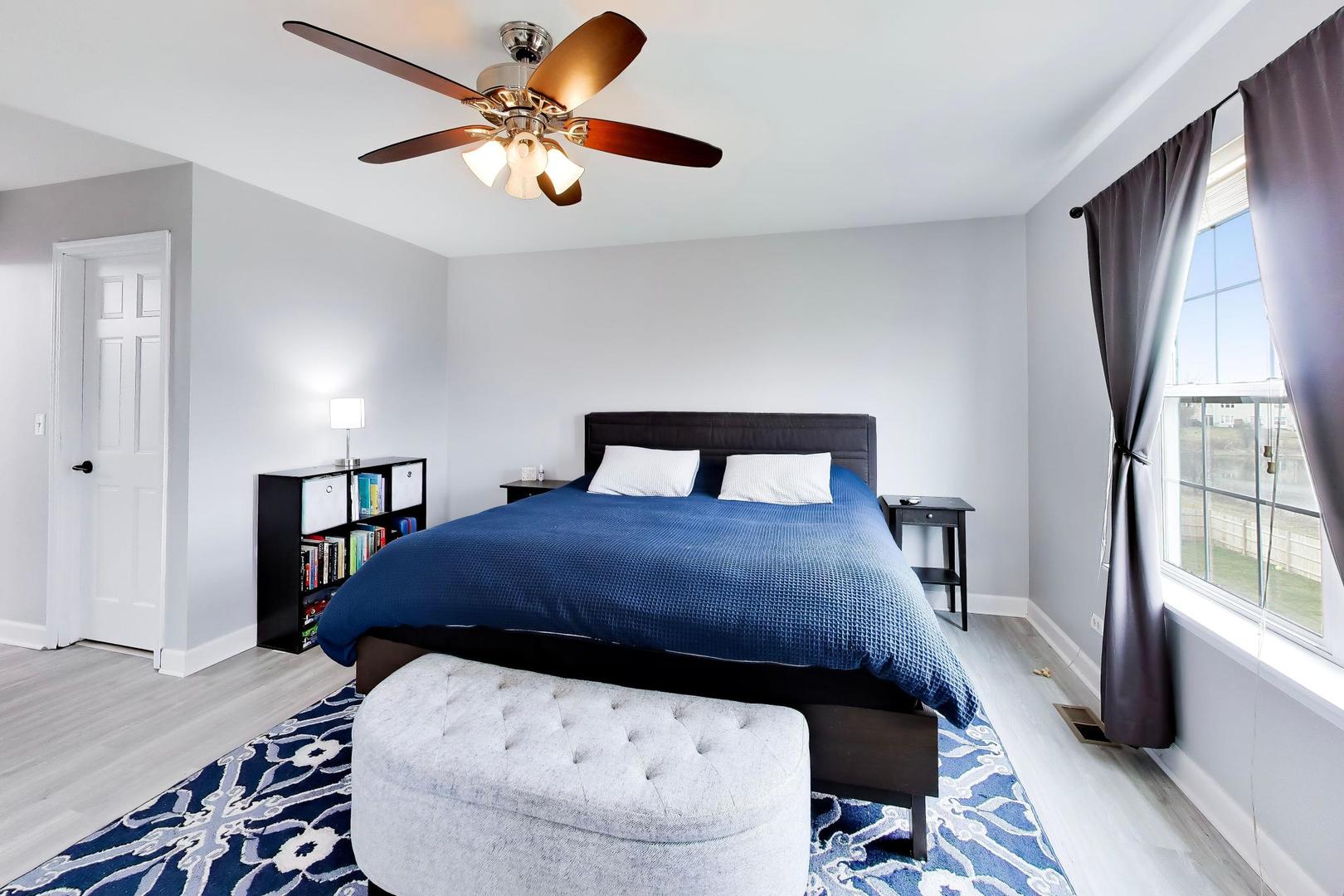 2775 Liberty Lakes Boulevard, Wauconda, IL 60084