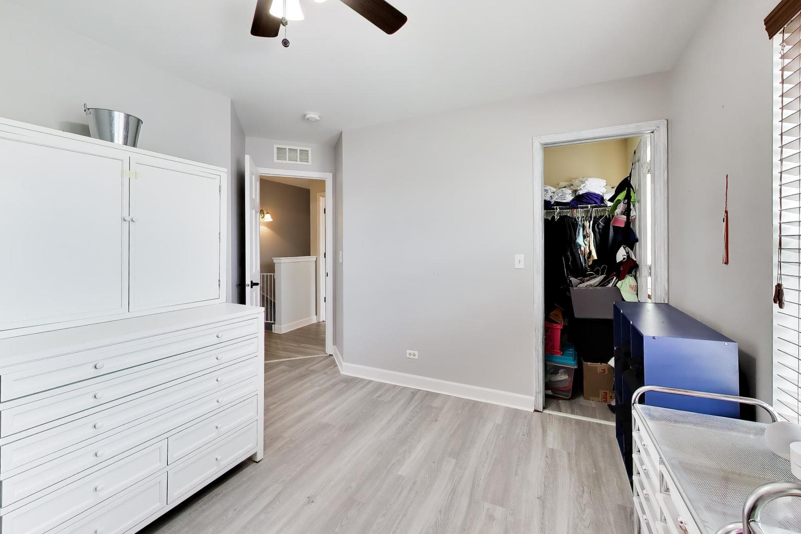 2775 Liberty Lakes Boulevard, Wauconda, IL 60084