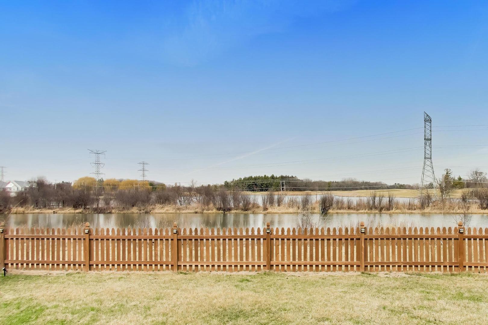 2775 Liberty Lakes Boulevard, Wauconda, IL 60084