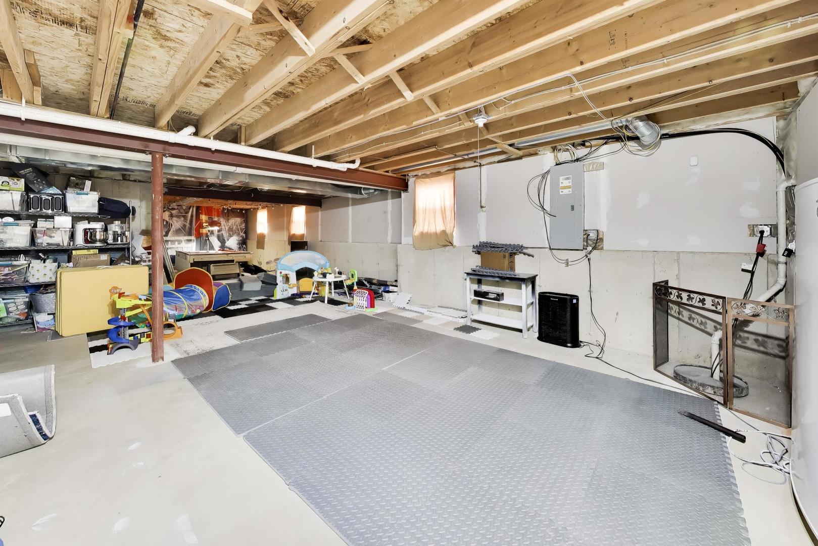 2775 Liberty Lakes Boulevard, Wauconda, IL 60084