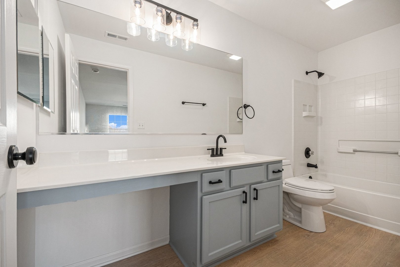 1428 Meadowsedge Lane, Carpentersville, IL 60110