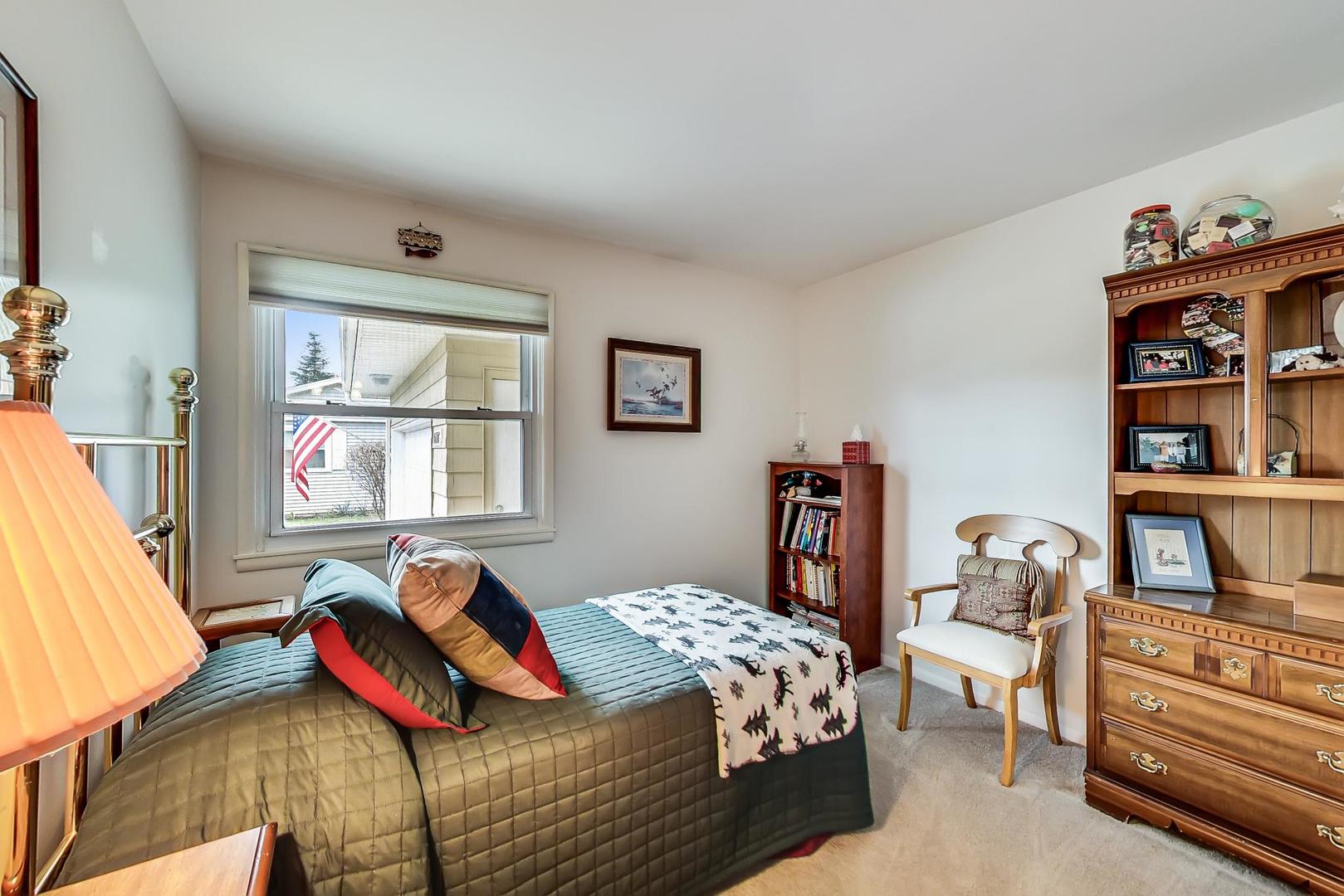 1242 N Linden Avenue, Palatine, IL 60074