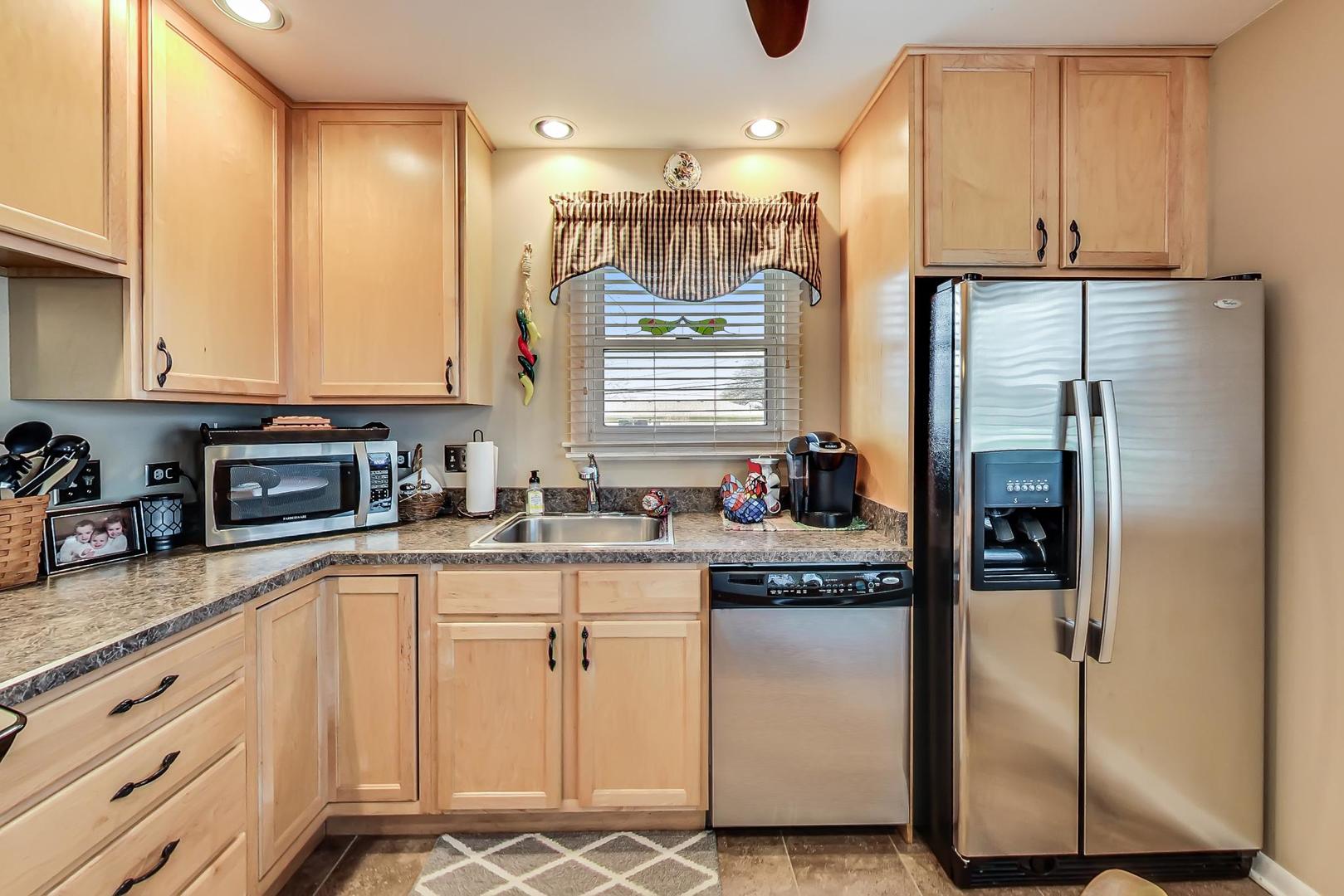 1242 N Linden Avenue, Palatine, IL 60074