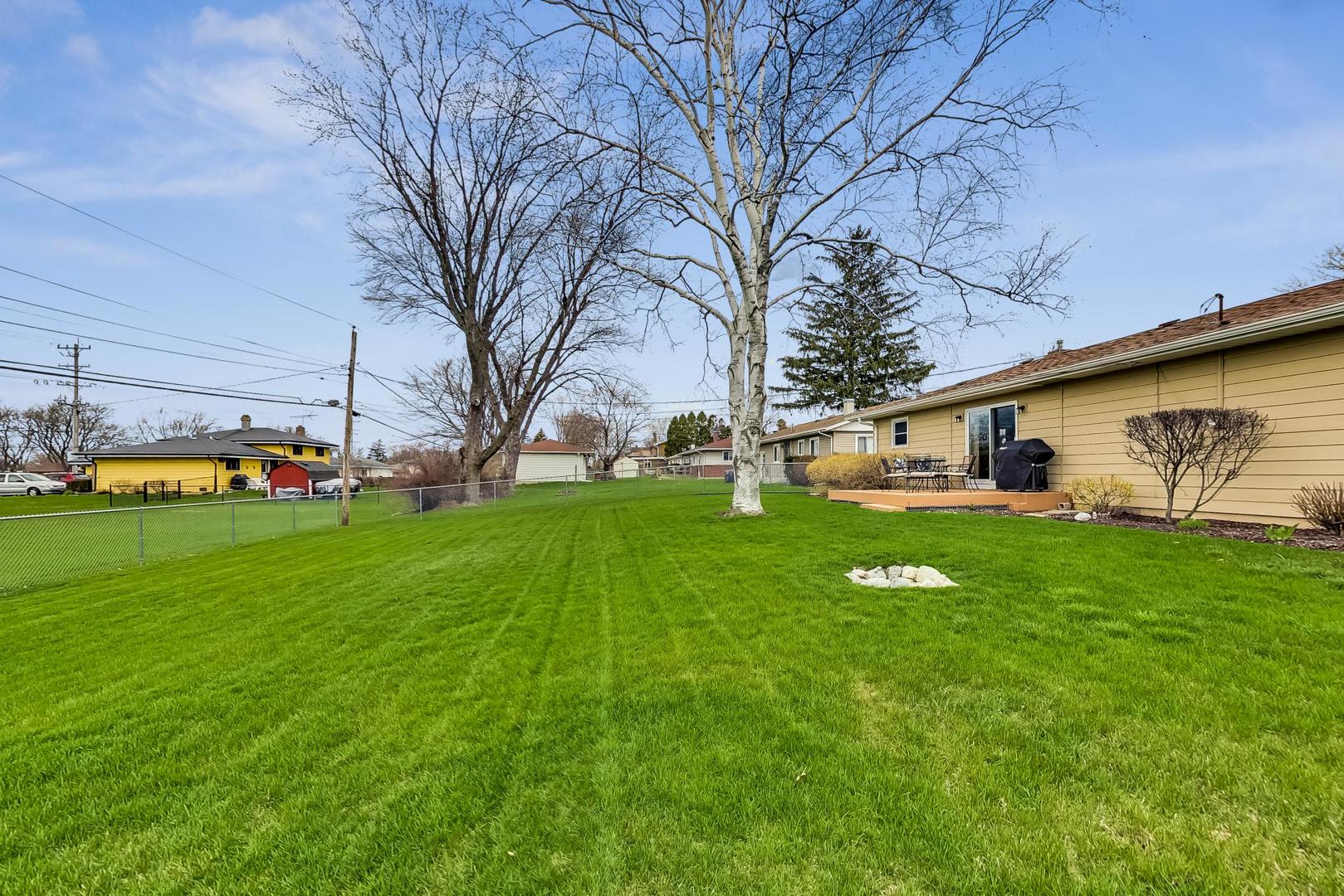 1242 N Linden Avenue, Palatine, IL 60074